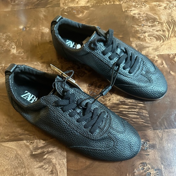 Zara NWT Retro Sneakers size 37 / 6.5 US - Picture 1 of 3